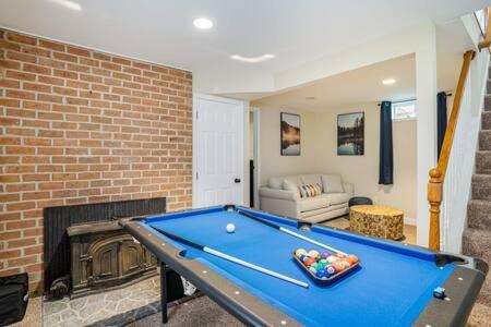 Harpers Ferry Cabin Hot Tub, Deck, Fire Pit, Wifi Экстерьер фото