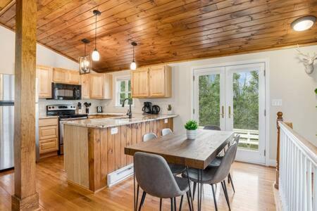 Harpers Ferry Cabin Hot Tub, Deck, Fire Pit, Wifi Экстерьер фото