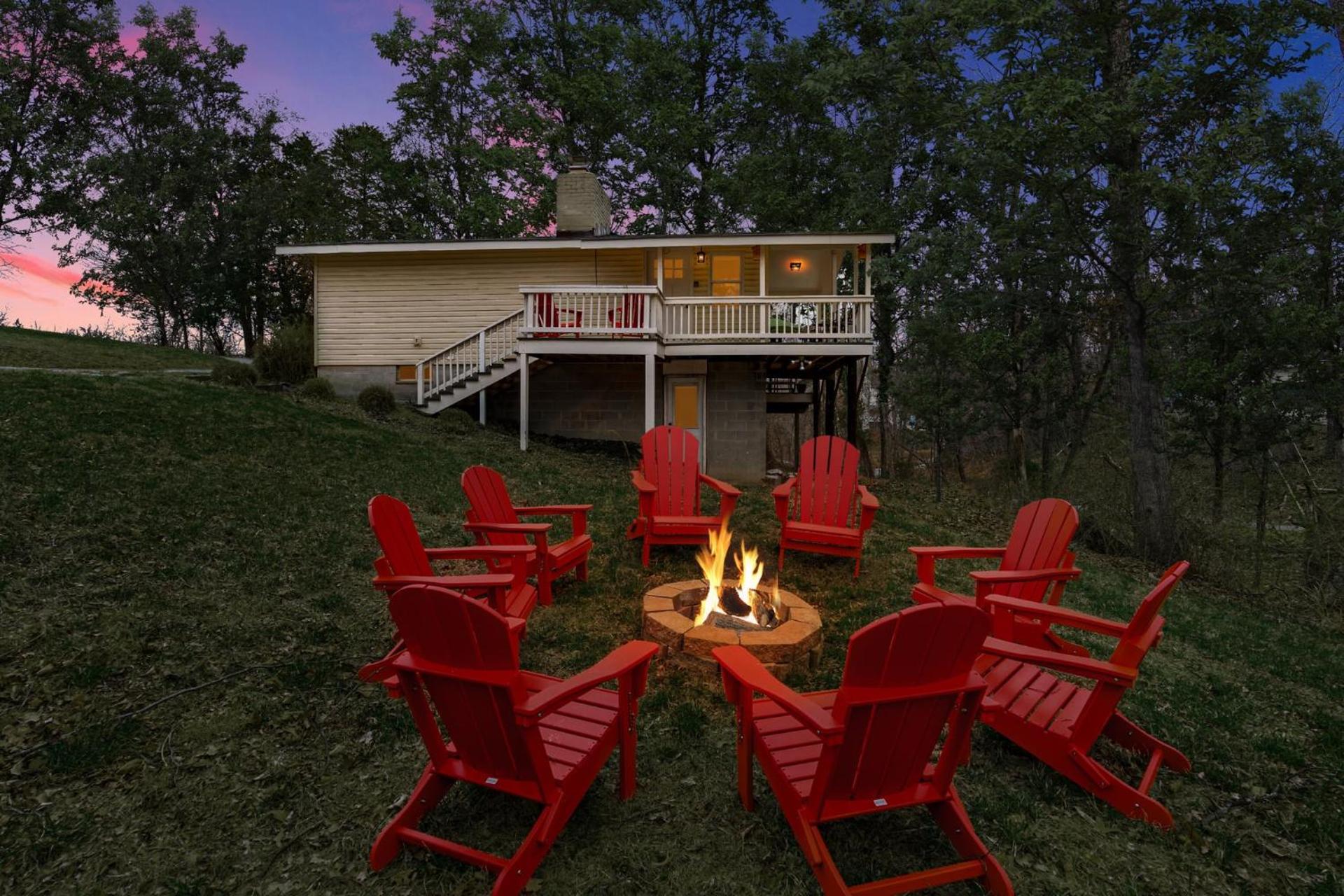 Harpers Ferry Cabin Hot Tub, Deck, Fire Pit, Wifi Экстерьер фото